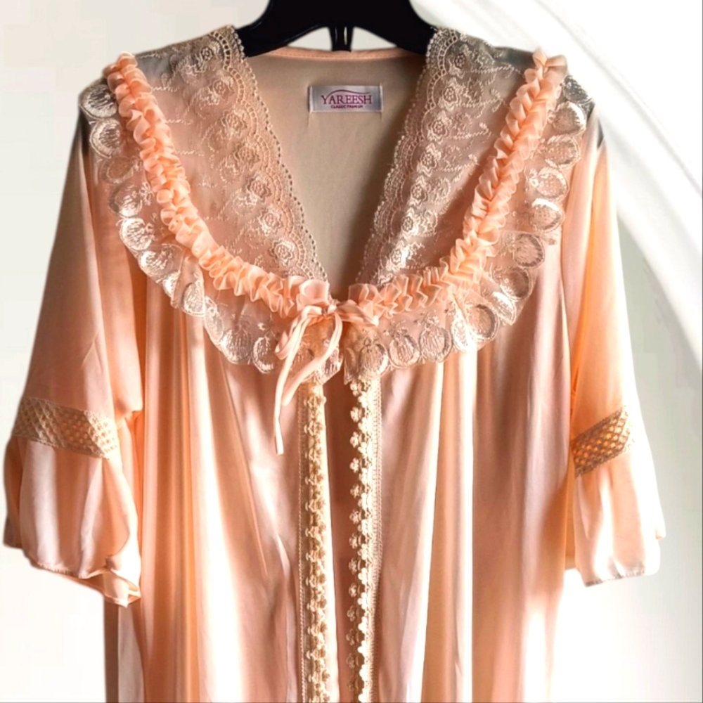 S🪷Vintage Pink/Salmon Robe Frilly Shell Pink Chemise Nightgown